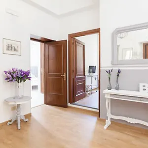 Bed and breakfast Domus Merulana, Roma
